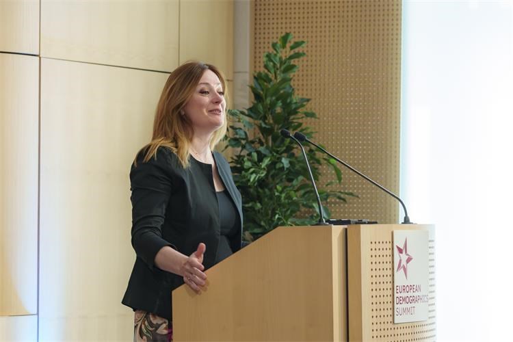Slika /Ministarstvo demografije i useljeništva/thumbnail_EBS - DEMOGRAPHIC SUMMIT-20250625-401786.jpg